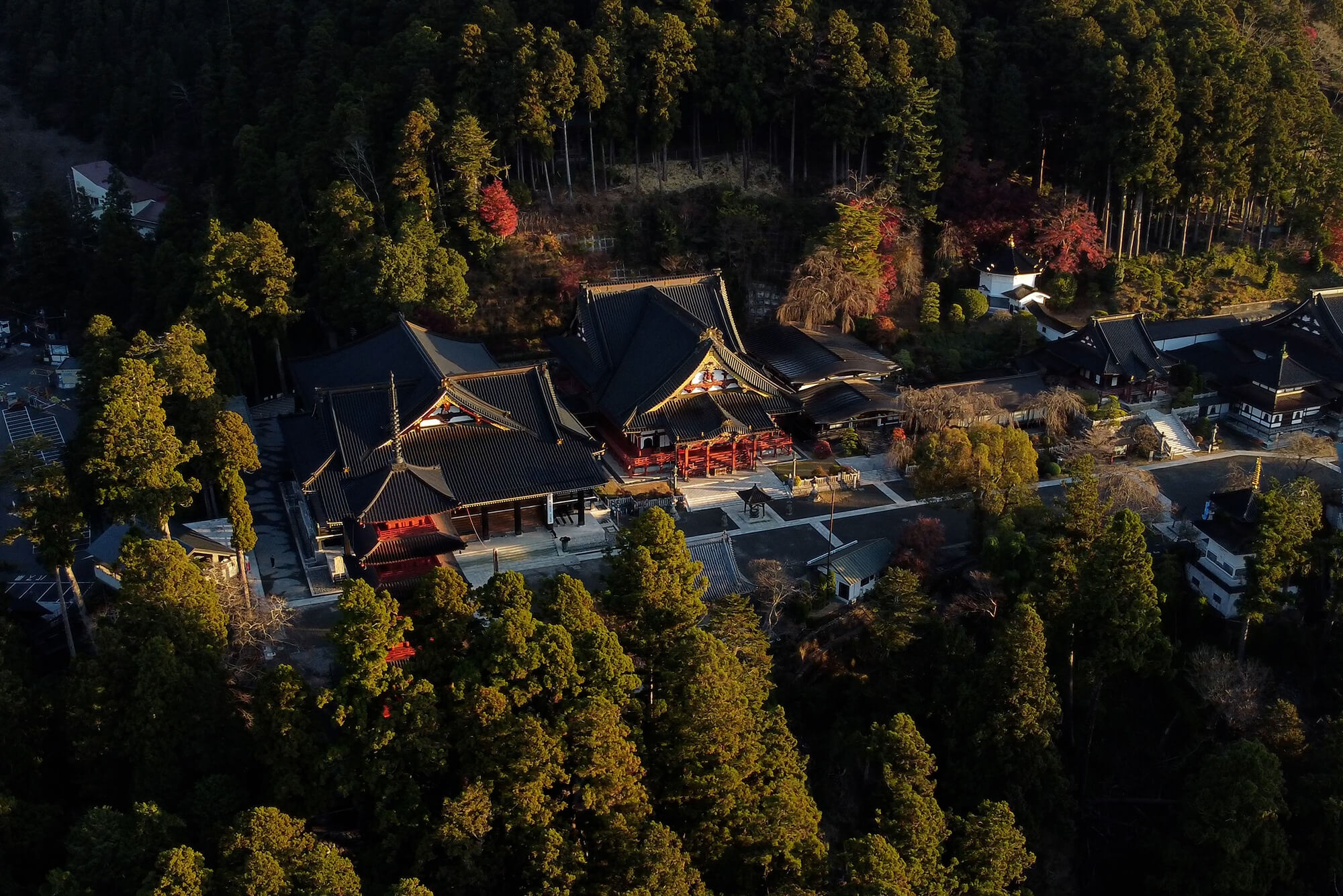 WHY DO WE CHOOSE HISTORIC PLACES AS DESTINATIONS?